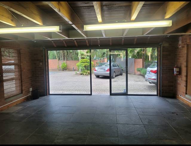90M² OFFICE TO LET IN DAWNCLIFFE